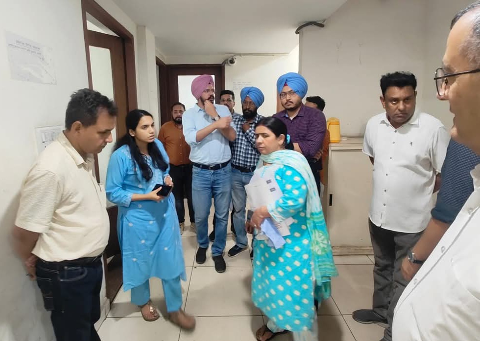 ਡਿਪਟੀ ਕਮਿਸ਼ਨਰ ਨੇ ਲਿਆ ਰਜਿਸਟਰਾਰ ਦਫਤਰਾਂ ਦਾ ਜਾਇਜ਼ਾ-