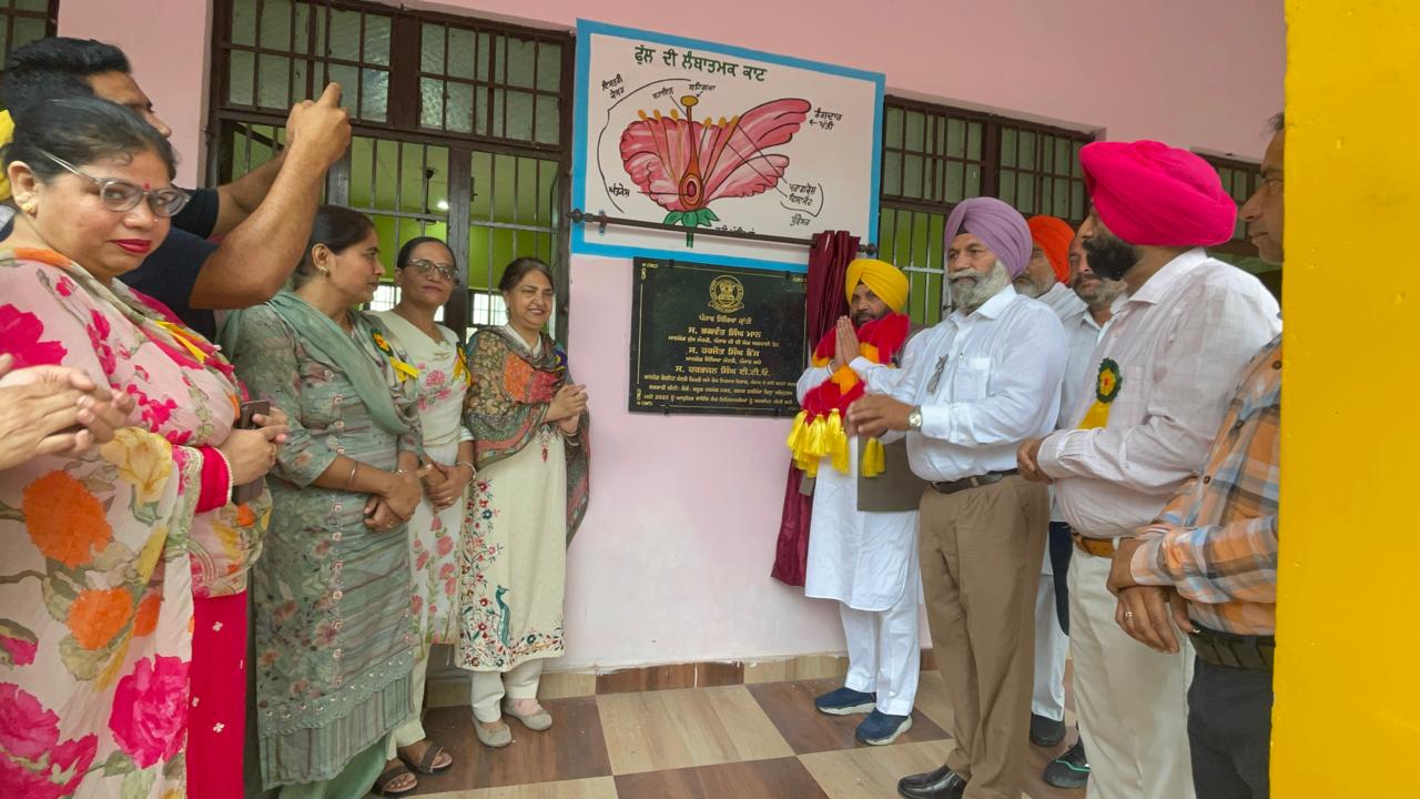 ਈ ਟੀ ਓ ਵੱਲੋਂ ਜੰਡਿਆਲਾ ਹਲਕੇ ਦੇ ਤਿੰਨ ਸਕੂਲਾਂ ਵਿੱਚ 50 ਲੱਖ ਰੁਪਏ ਦੀ ਲਾਗਤ ਨਾਲ ਹੋਏ ਕੰਮਾਂ ਦੇ ਉਦਘਾਟਨ