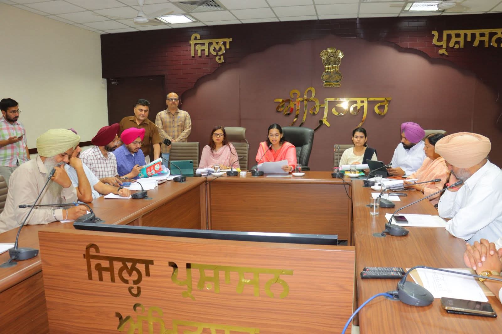 ਸਾਰੇ ਅਧਿਕਾਰੀ ਨਿੱਜੀ ਤੌਰ ਉੱਤੇ ਅਲਾਟ ਹੋਈਆਂ ਸੜਕਾਂ ਦੇ ਕੰਮ ਵੇਖਣਾ ਯਕੀਨੀ ਬਣਾਉਣ -ਡਿਪਟੀ ਕਮਿਸ਼ਨਰ