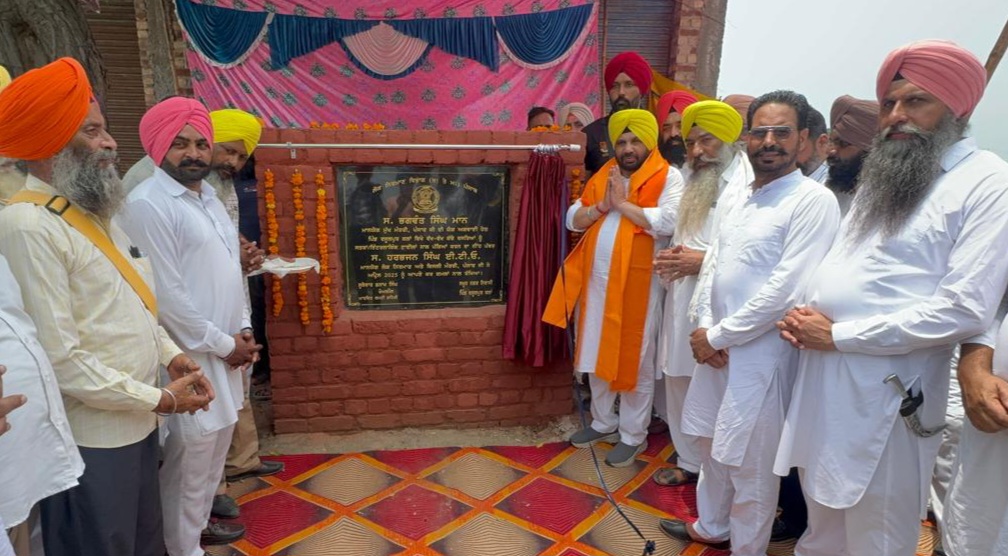 ਕੈਬਨਿਟ ਮੰਤਰੀ ਹਰਭਜਨ ਸਿੰਘ ਈਟੀਓ ਨੇ ਜੰਡਿਆਲਾ ਗੁਰੂ ਹਲਕੇ ਵਿੱਚ 6. 85 ਕਰੋੜ ਦੀ ਲਾਗਤ ਨਾਲ ਬਣਨ ਵਾਲੀਆਂ ਸੜਕਾਂ ਤੇ ਰੱਖੇ ਨੀਂਹ ਪੱਥਰ-
