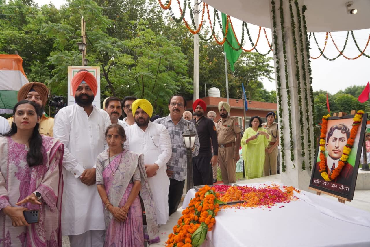 ਪੰਜਾਬ ਸਰਕਾਰ ਸ਼ਹੀਦਾਂ ਦੇ ਸੁਪਨੇ ਪੂਰੇ ਕਰਨ ਲਈ ਦ੍ਰਿੜ- ਹਰਭਜਨ ਸਿੰਘ ਈ.ਟੀ.ੳ