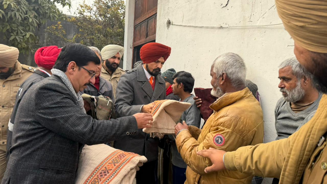 ਮੁੱਖ ਨਿਆਂਇਕ ਮੈਜਿਸਟ੍ਰੇਟ ਨੇ ਅੰਮ੍ਰਿਤਸਰ ਜੇਲ ਵਿੱਚ ਸਰਦੀਆਂ ਦੇ ਕੱਪੜੇ ਵੰਡੇ ਅਤੇ ਸੁਣੀਆਂ ਸ਼ਿਕਾਇਤਾਂ-